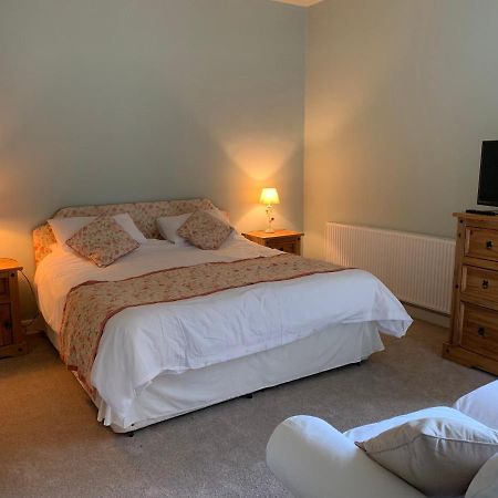 Hostal Boulston Manor Haverfordwest Exterior foto