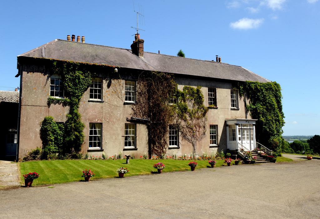 Hostal Boulston Manor Haverfordwest Exterior foto