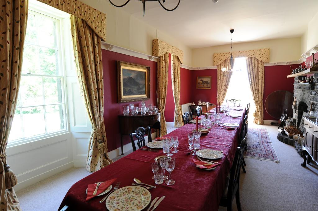Hostal Boulston Manor Haverfordwest Exterior foto