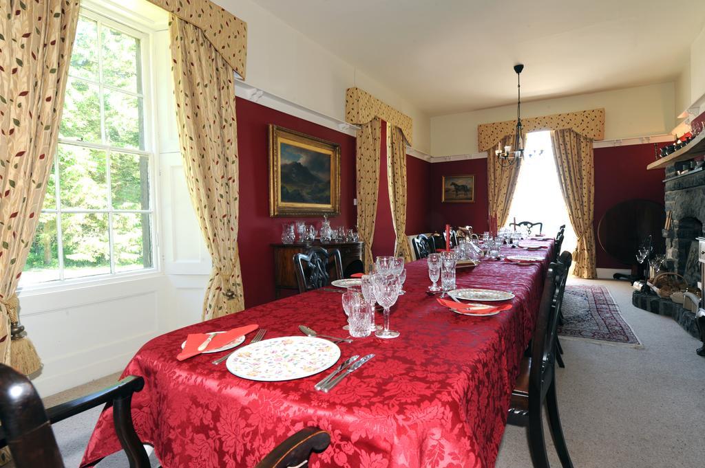 Hostal Boulston Manor Haverfordwest Exterior foto