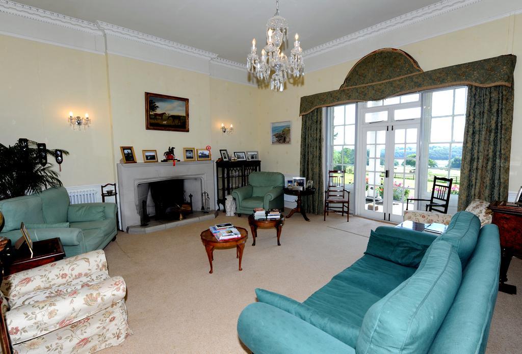 Hostal Boulston Manor Haverfordwest Exterior foto