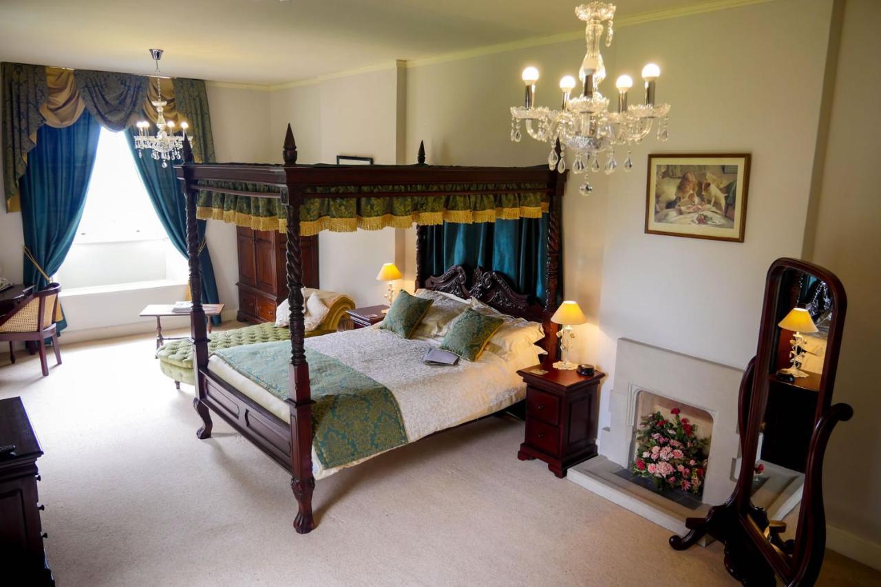 Hostal Boulston Manor Haverfordwest Exterior foto